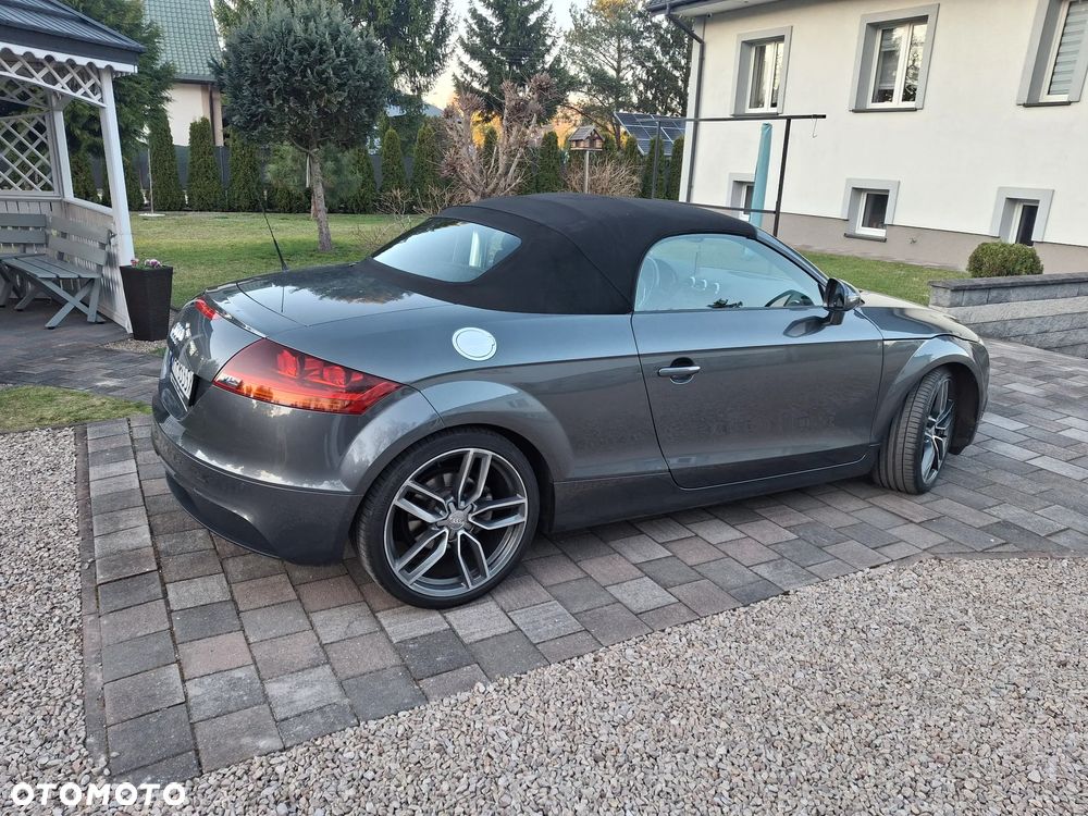 Audi TT Roadster - 4