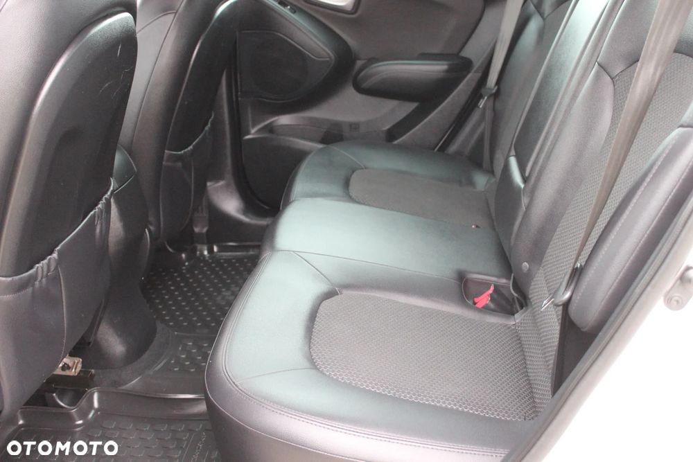 Hyundai ix35 2.0 2WD Comfort - 21