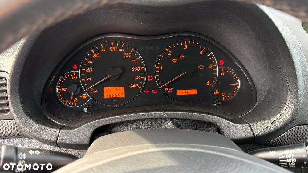 Toyota Avensis 2.0 D-4D - 10