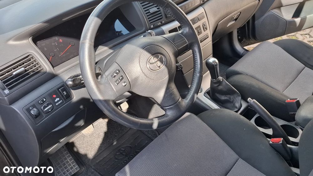 Toyota Corolla 1.6 VVT-i Sol - 8