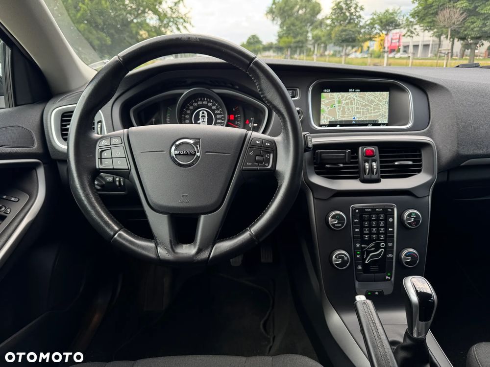 Volvo V40 D2 Momentum - 8
