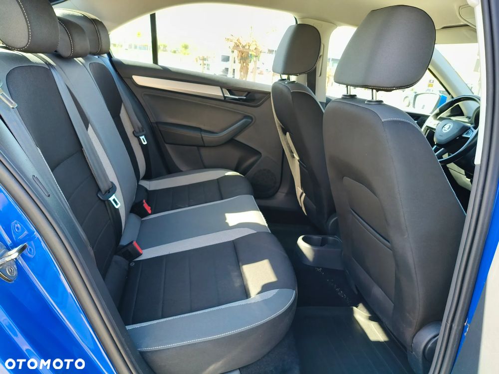 Skoda RAPID 1.0 TSI Ambition DSG - 11