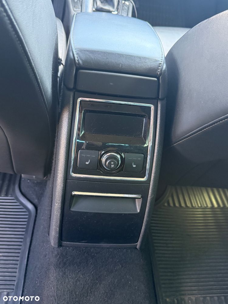 Skoda Superb 2.0 TDI Business DSG - 8