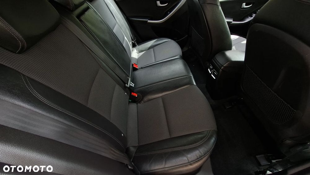 Hyundai i30 Kombi 1.6 GDi DCT Premium - 18