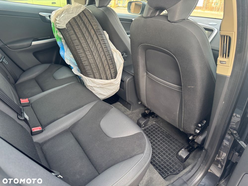 Volvo XC 60 DRIVe Momentum - 13