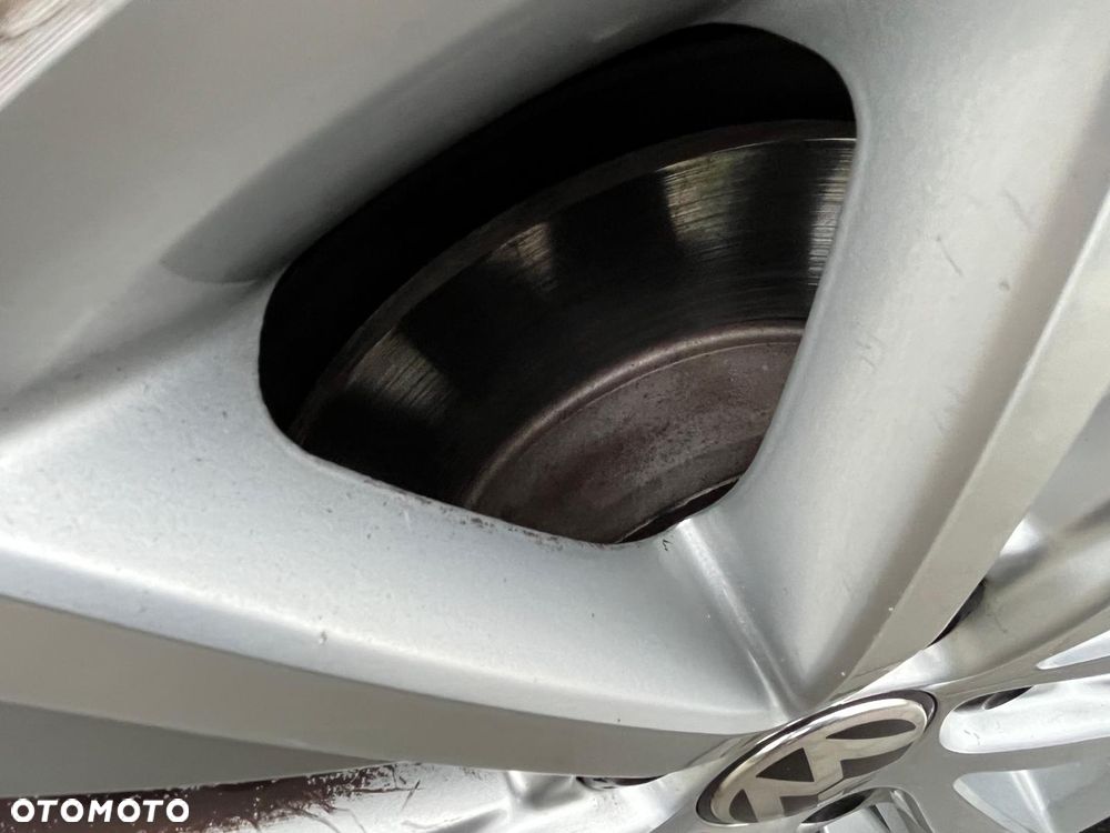 Volkswagen Golf 1.6 TDI DPF Style - 24