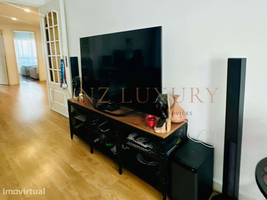 T2 Mobilado e Equipado com Suite e Varanda na Parede | Junto aos Ma... - Grande imagem: 4/17