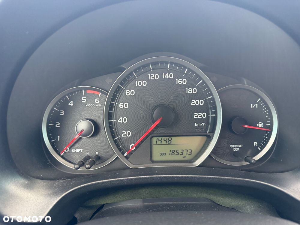 Toyota Yaris 1.4 D-4D Premium - 16