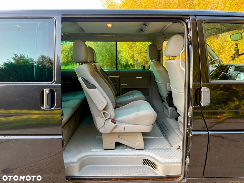 Volkswagen Multivan - 20
