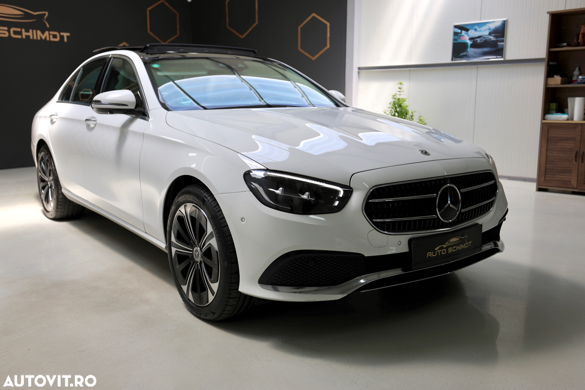 Mercedes-Benz E 300 d 4Matic 9G-TRONIC Exclusive - 2