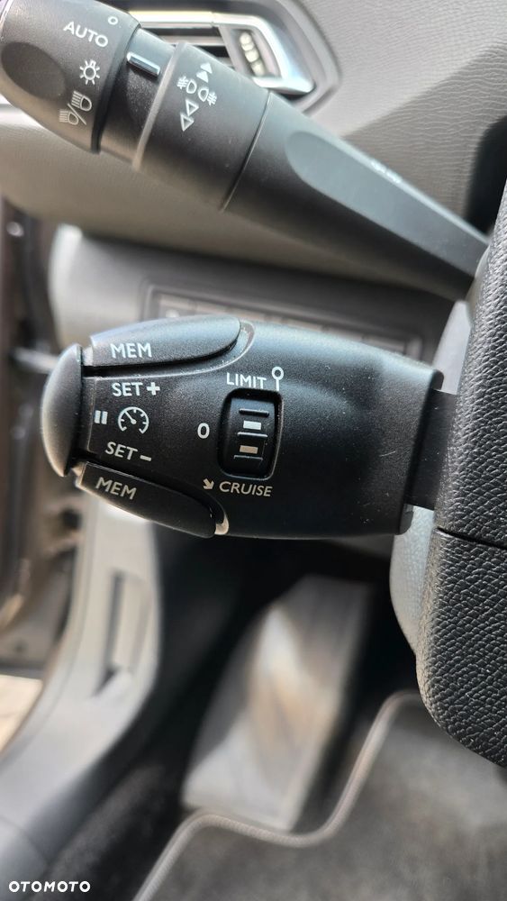 Peugeot 308 BlueHDi 150 Automatik Stop & Start Allure - 28