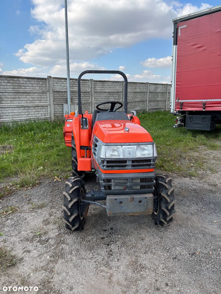 Kubota GT19 – Mini traktor rolniczy 4x4 – 19 KM – Diesel – Glebogryzarka – Auto Leveling – 3 prędkości WOM - 2