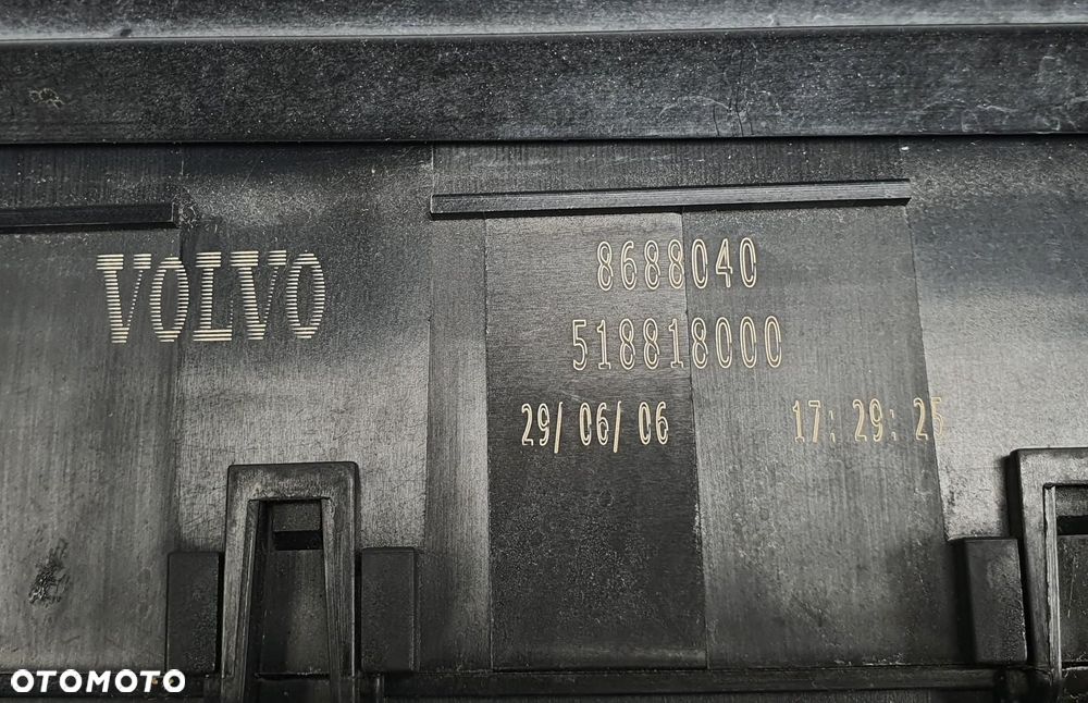 SKRZYNKA BEZPIECZNIKÓW VOLVO C70 II 8688039 3M5T-14A142-AB - 4