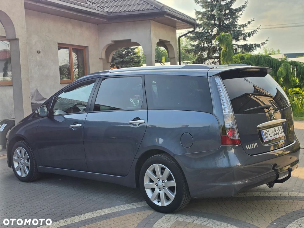 Mitsubishi Grandis - 1