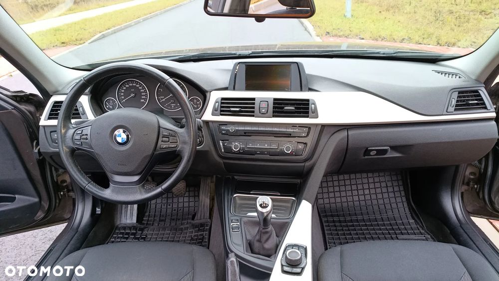 BMW Seria 3 316d - 16