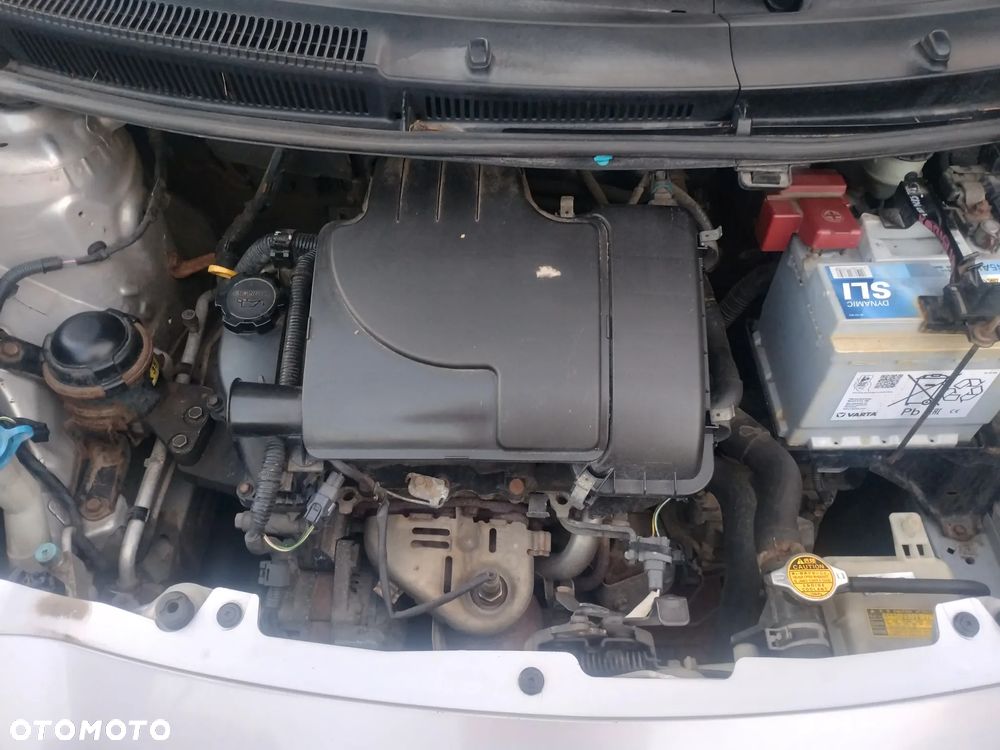 Toyota Yaris - 10