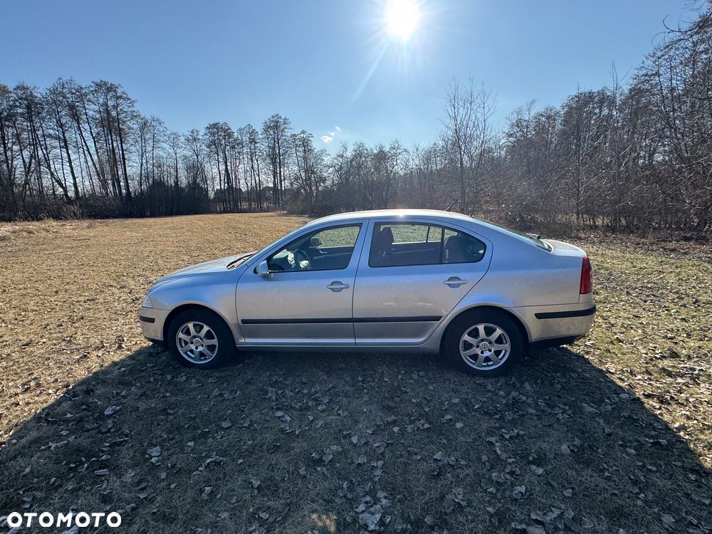 Skoda Octavia 1.6 Ambiente - 4