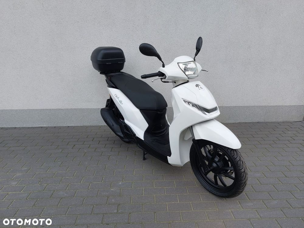 Peugeot Satelis - 8