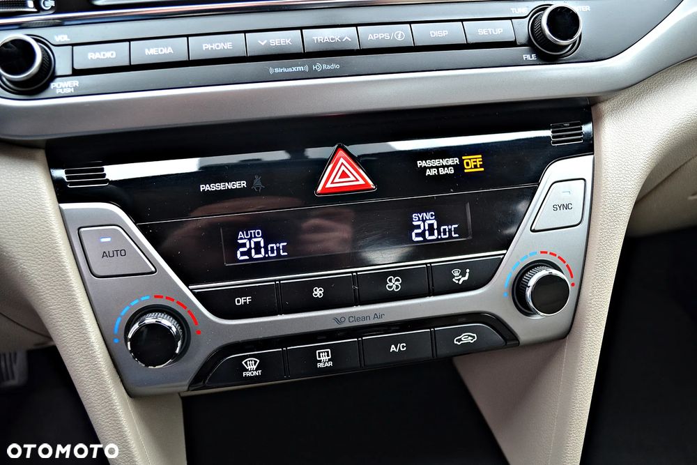 Hyundai Elantra - 34