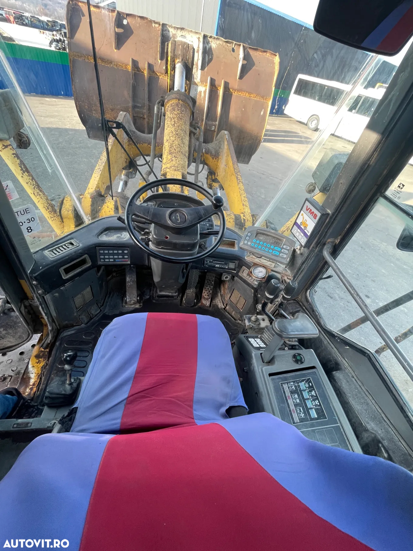 Komatsu WA470 3H - 12