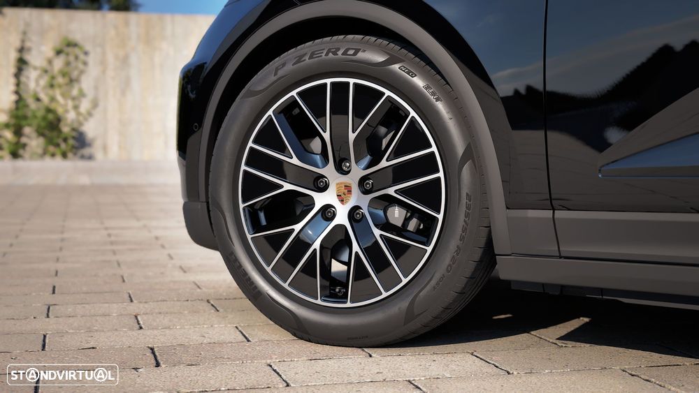 Porsche Macan Electric 4 - 7
