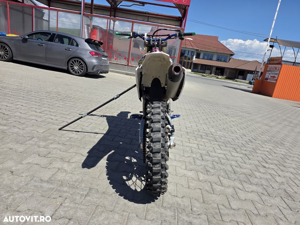 Yamaha YZF - 5