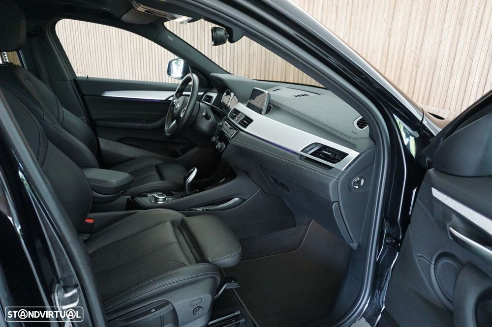BMW X2 18 i sDrive Auto Pack 50 anos M - 12