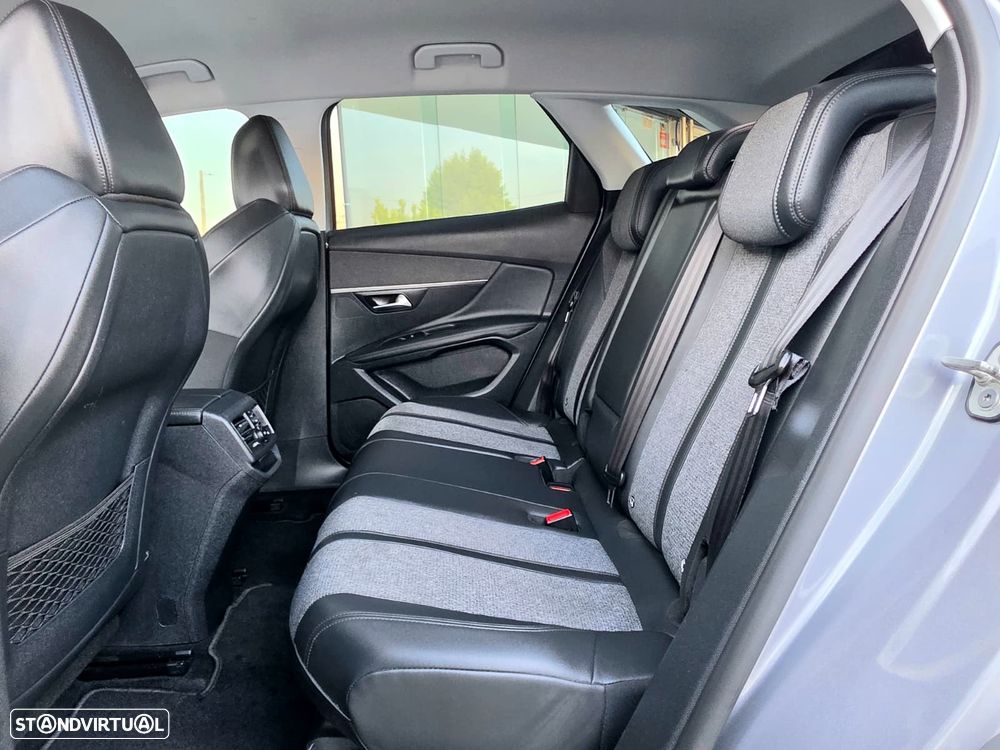 Peugeot 3008 PureTech 130 Stop & Start GPF Allure - 12