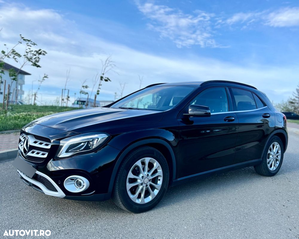 Mercedes-Benz GLA 220 d 4Matic 7G-DCT - 4