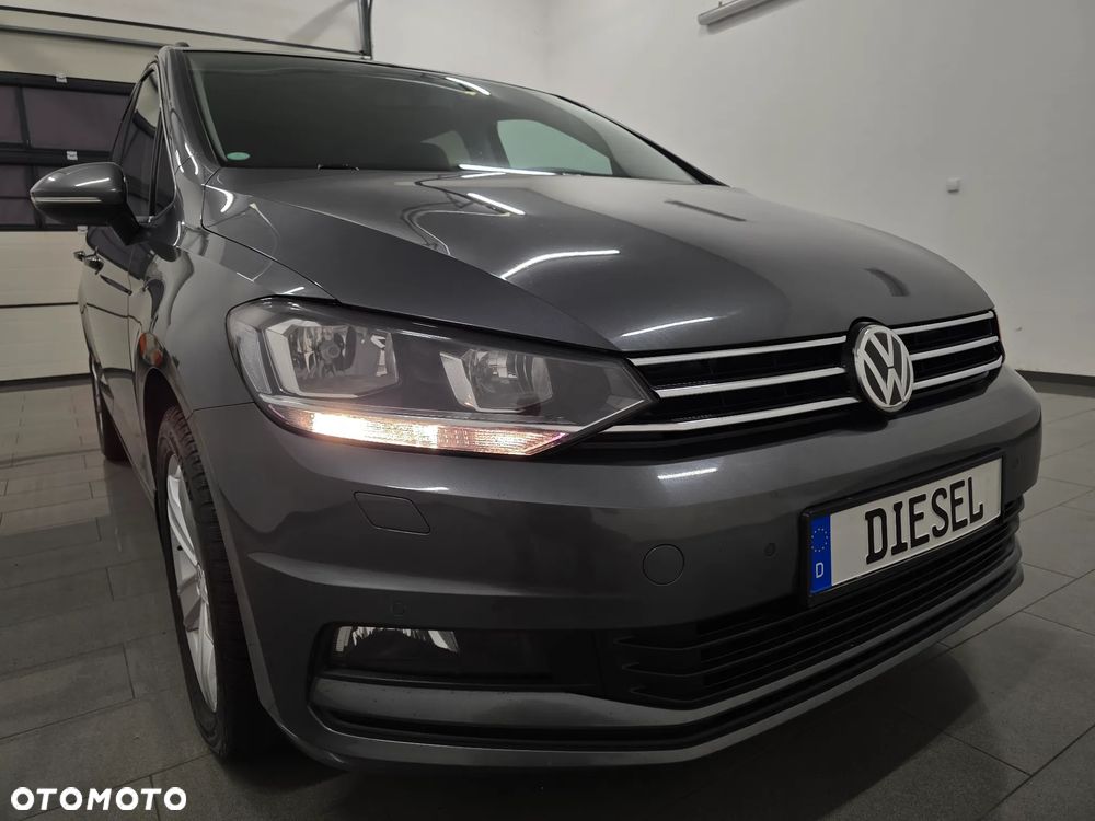 Volkswagen Touran - 28