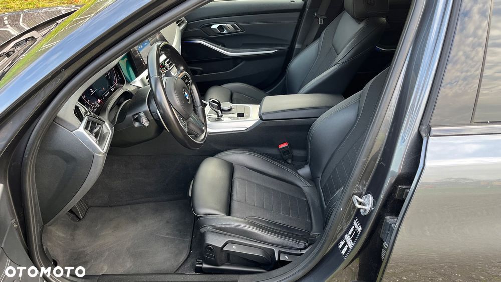 BMW Seria 3 320d Sport Line Sport - 24