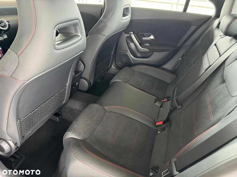 Mercedes-Benz CLA 200 AMG Line 7G-DCT - 20