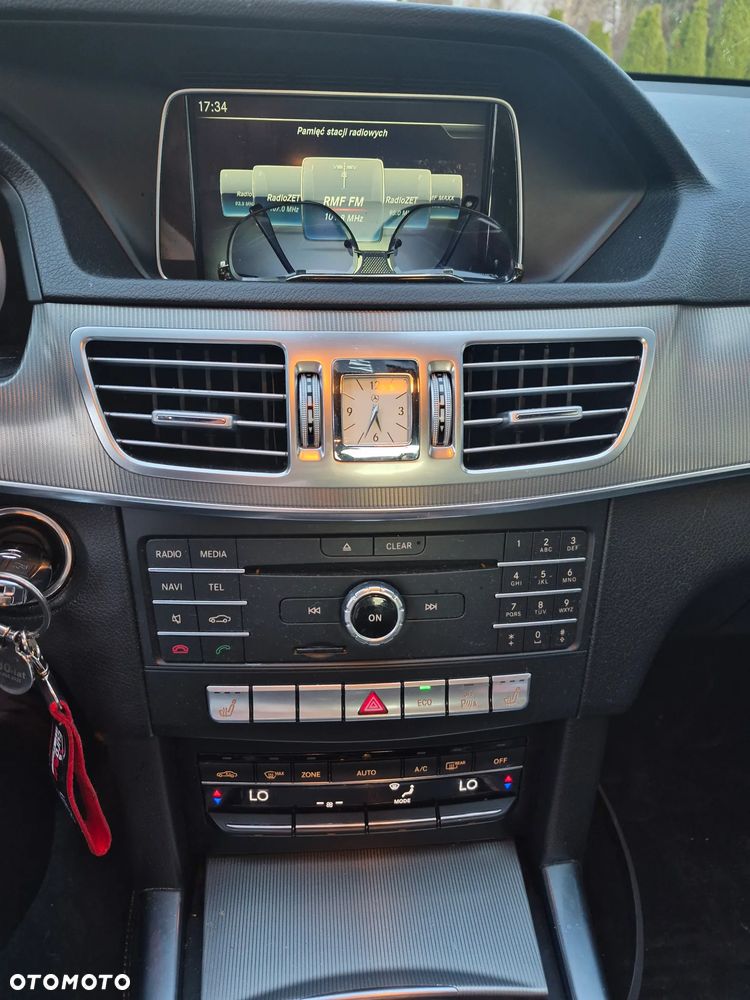Mercedes-Benz Klasa E 220 BlueTEC 4-Matic Classic - 13