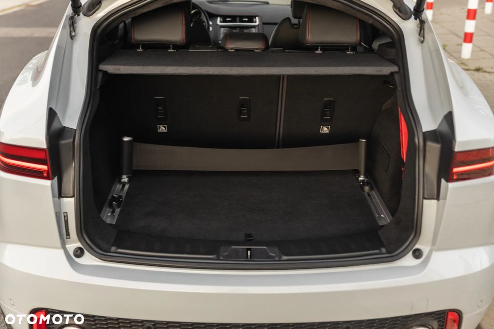Jaguar E-Pace P250 AWD First Edition - 28