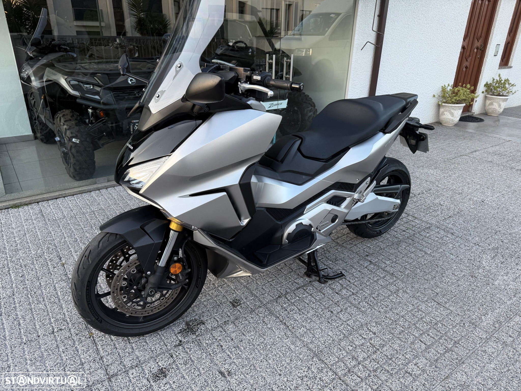 Honda F Forza 750 - 15