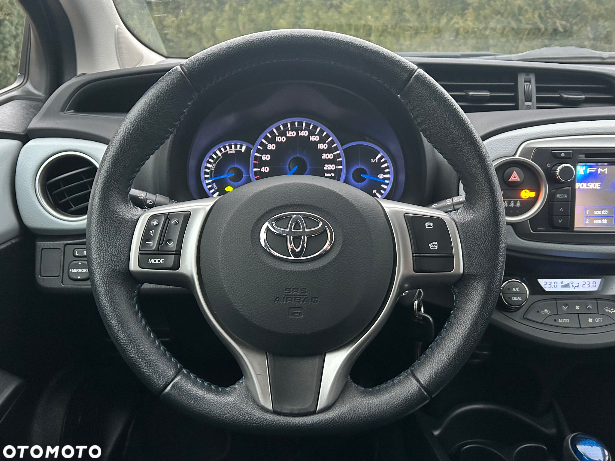 Toyota Yaris Hybrid 100 Active - 11