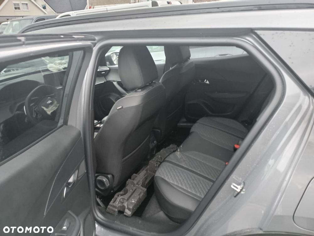 Peugeot 2008 Hybrid 136 e-DSC Allure - 12