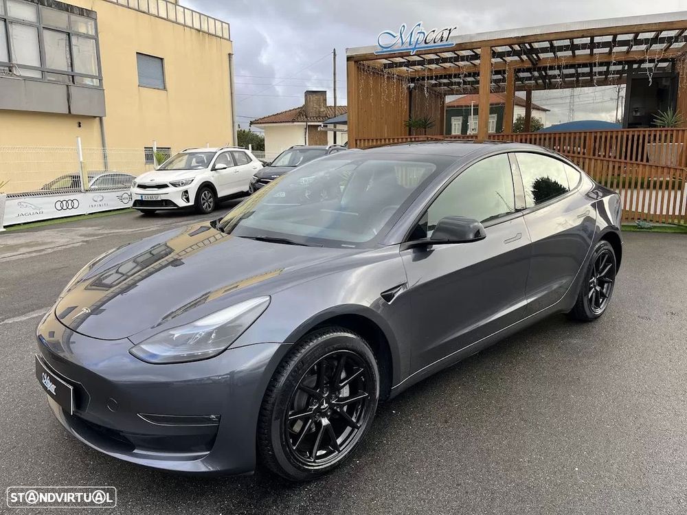 Tesla Model 3 Long Range Tração Traseira - 36