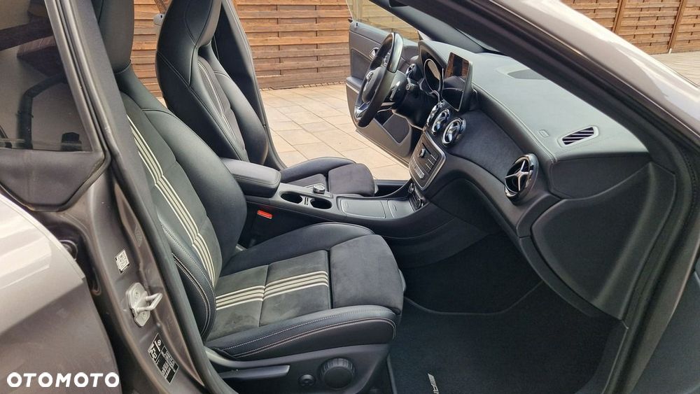 Mercedes-Benz CLA - 21
