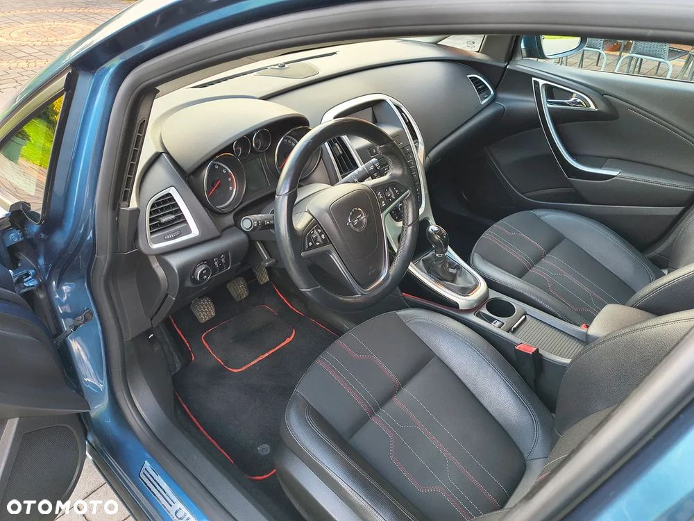 Opel Astra 1.4 T Edition 150 - 12