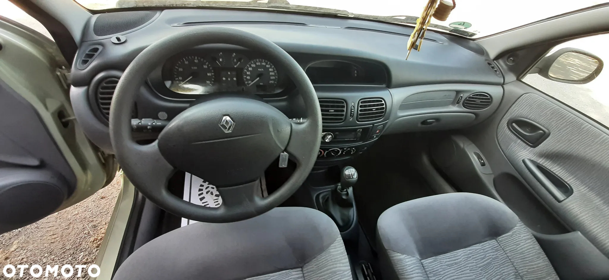 Renault Megane - 24