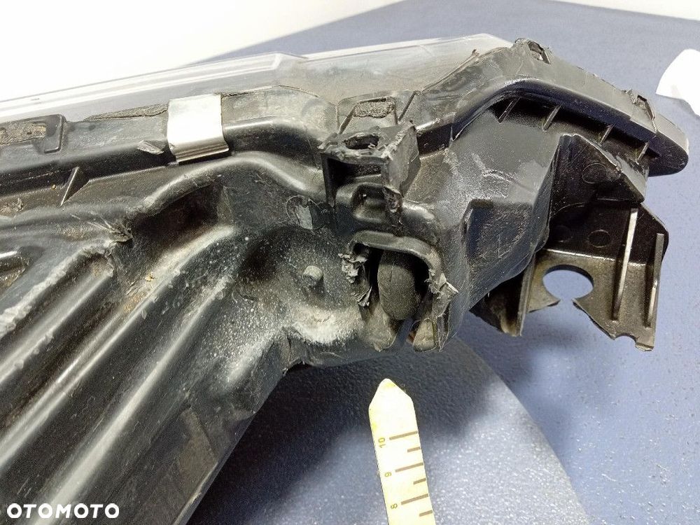 MITSUBISHI OUTLANDER III LIFT  REFLEKTOR LEWY 8301C8-83 - 8