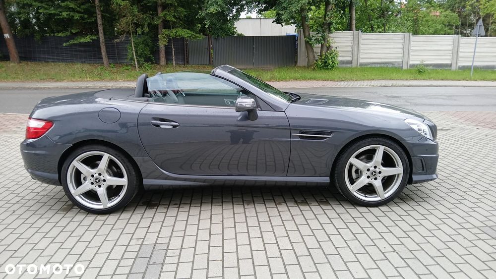 Mercedes-Benz SLK 200 (BlueEFFICIENCY) 7G-TRONIC - 8