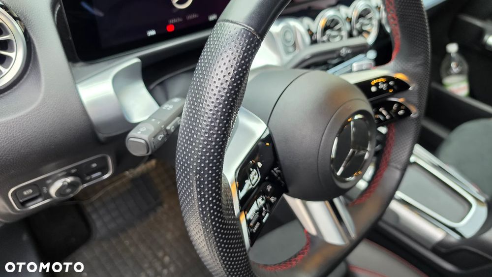 Mercedes-Benz GLB 200 mHEV AMG Line 7G-DCT - 17