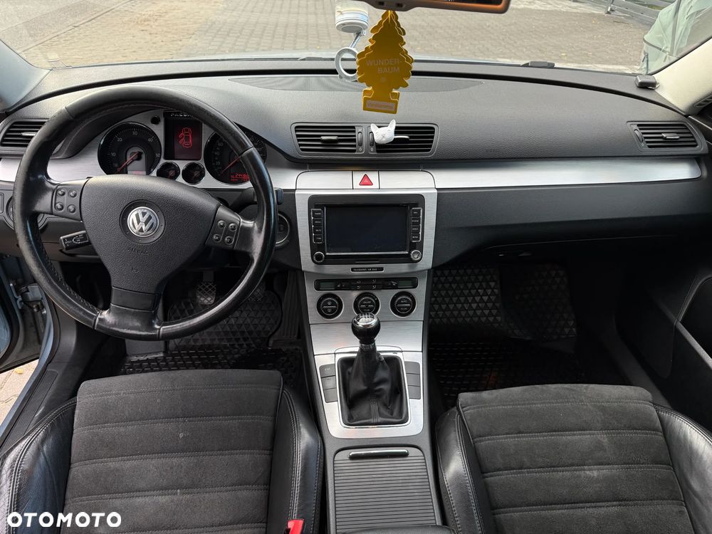 Volkswagen Passat - 28
