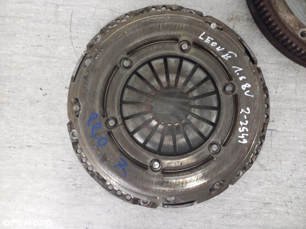 SPRZEGŁO KOMPLETNE SEAT LEON II R0301052710  3082001168 1.6 8V SACHS - 3