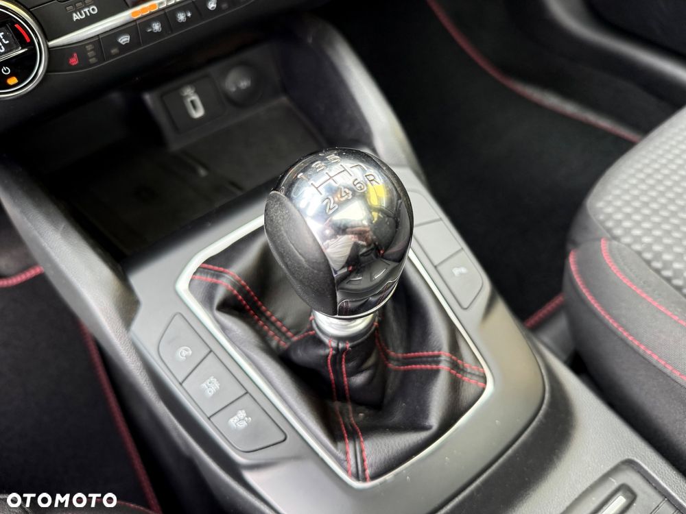 Ford Focus 1.0 EcoBoost Hybrid ST-LINE STYLE - 23
