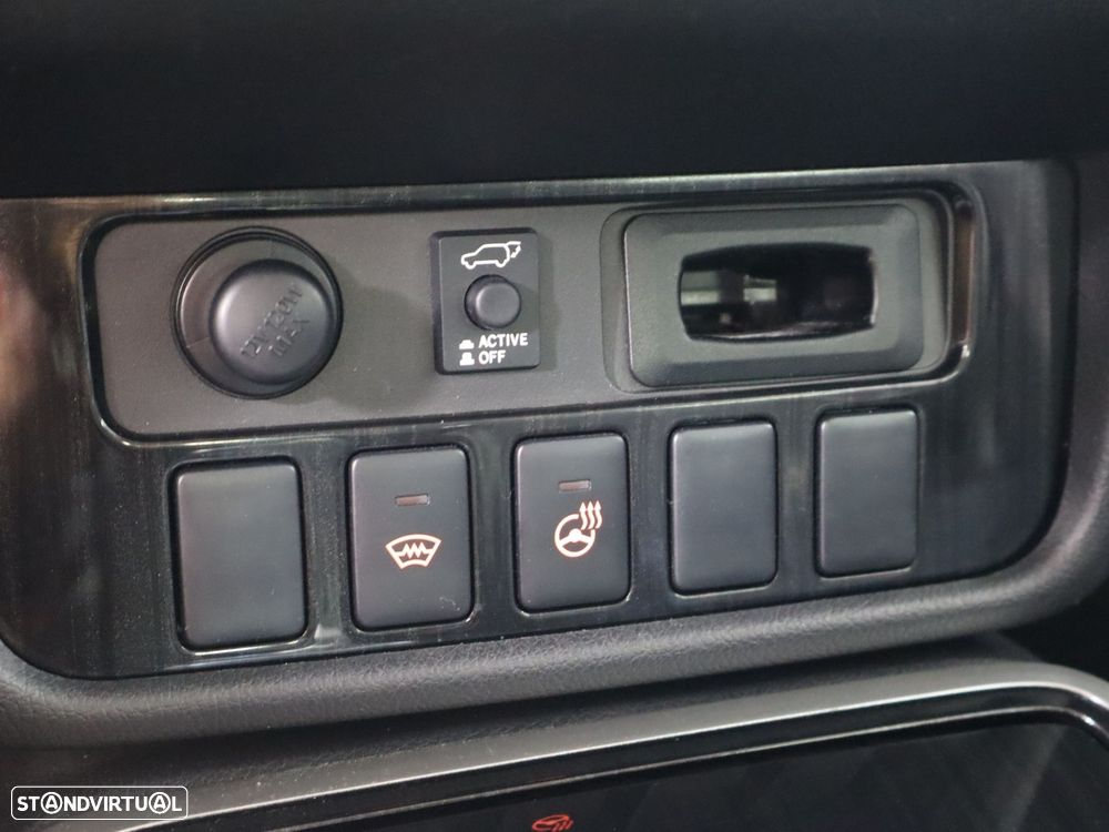 Mitsubishi Outlander 2.0 Intense Navi - 20