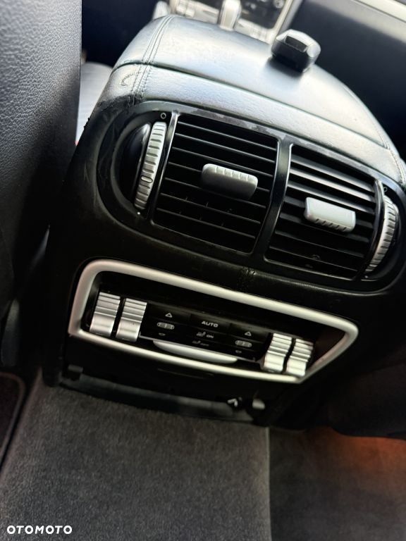 Porsche Cayenne Turbo - 24