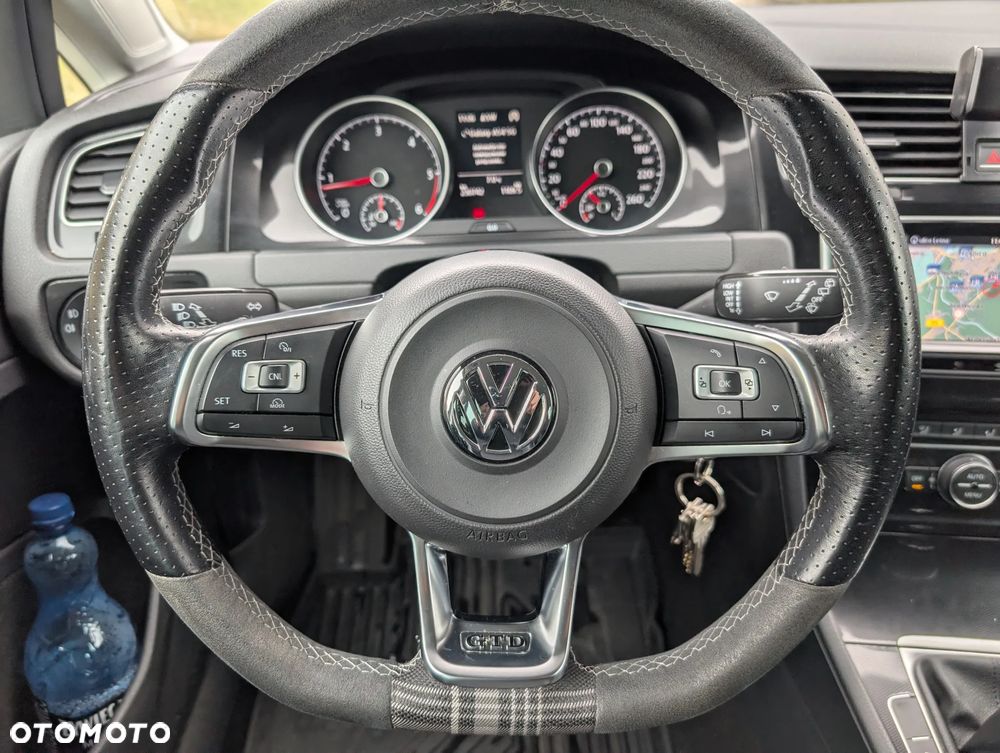 Volkswagen Golf 1.6 TDI BlueMotion Technology Comfortline - 18